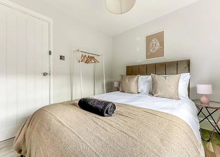 New Cosy Luxury 3 Bedroom House In Battersea London